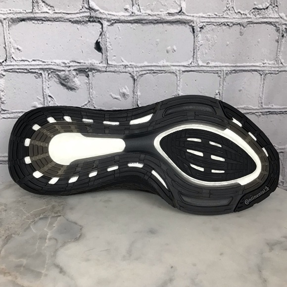 Adidas Ultraboost 21 Men’s Triple Black Active Running Shoes Size 8.5 - Picture 11 of 12